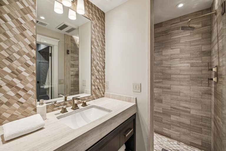208-1042-cowper-street.88517.p5k.092